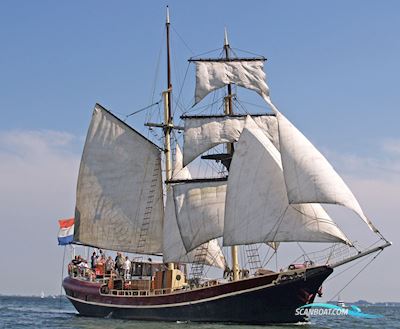 Schoenerbrik 40 pass Arbeitsboot 1936, mit Deutz<br />AM428 lucht gestart motor, Niederlande