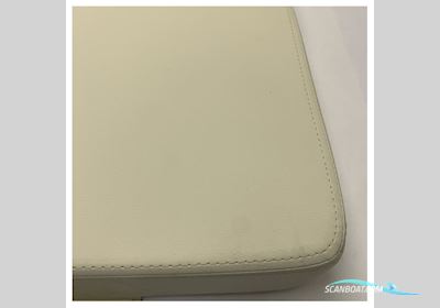 Quicksilver 805 Port Side Dinette Seat Cushion White - 2202550 Bådtilbehør 2025, Holland