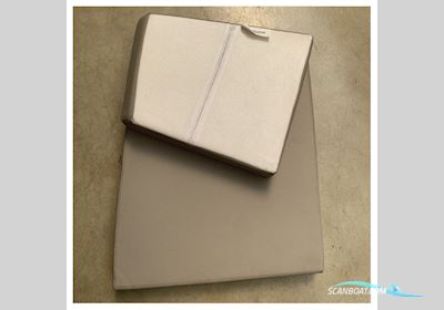 Quicksilver Activ 455 Cabin Port Side Berth Mattress Cushion - 2211611 Bådtilbehør 2025, Holland