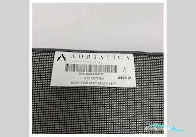 Uttern D77 Forward Seat Cockpit Bench Cushion Antracite - 2339157 Bådtilbehør 2025, Holland