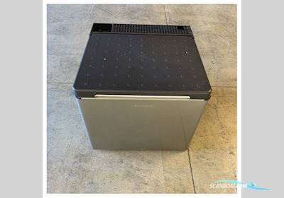 Dometic KX40G Absorption Cool Box 40L - 12V/230V/Gas - For Boat & Camping - 9600028410 Båtsutrustning 2025, Holland