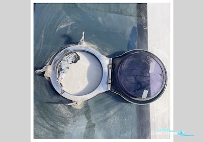Nemo Ferretti 920 Side Mount Front Glass Panel With Opening Porthole - 420407 Båtsutrustning 2025, Holland