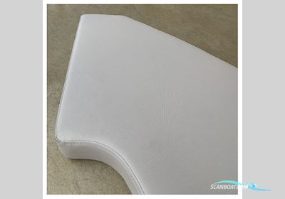 Quicksilver 675 Pilothouse Starboard Side Berth Mattress White - 2118166 Båtsutrustning 2025, Holland