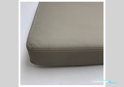 Quicksilver 855 Cockpit Bench Seat Cushion Starboard Side - 2294665 Båtsutrustning 2025, Holland