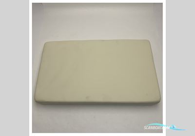 Quicksilver 855 Table Into Bed Conversion Cushion White - 2202554 Båtsutrustning 2025, Holland