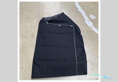 Quicksilver Activ 675 Sundeck Sunbrella Consolve Cover Black - VK_QS675Sdcc! Båtsutrustning 2025, Holland