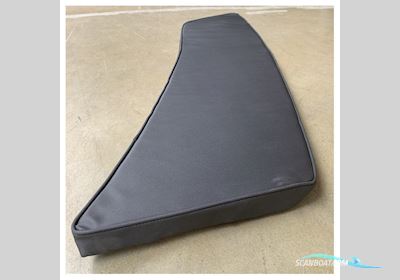 Uttern S64 Grey Cockpit Bench Seat Cushion - 2079254 Båtsutrustning 2025, Holland