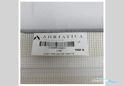 Uttern S65 center cabin front inlay cushion grey - 2304814 Båtsutrustning 2025, Holland