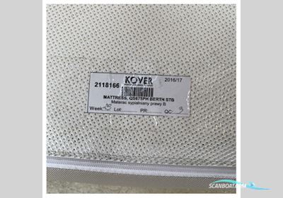 Quicksilver 675 Pilothouse Starboard Side Berth Mattress White - 2118166 Boatequipment 2025, The Netherlands