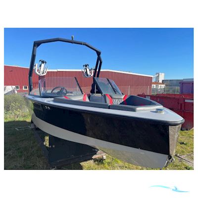 Method Wake Ski 6.2 Wakeboard- Waterski Boat With 440HP Grey 50 Hours 2020 Bootaccessoires 0, The Netherlands