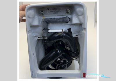 Planus Artic Plus Short Marine Electric Toilet 24V Short Bootaccessoires 2025, The Netherlands