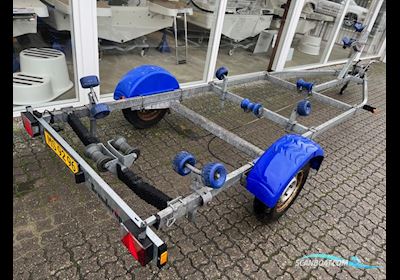 1000 kg 8118B 18´ Premium Bootstrailer 2024, Dänemark