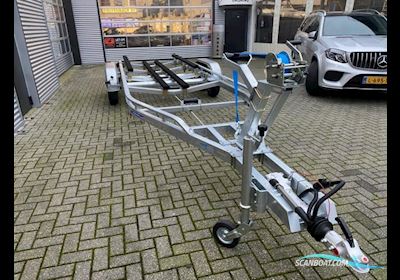 Freewheel Dubbel asser geremd Bootstrailer 2024, Niederlande