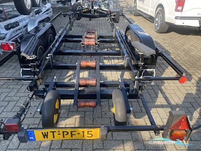 Pega Deluxe 2700 Bootstrailer 2006, Niederlande