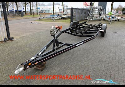 Stallingstrailer Heritage 2-Asser Stallingstrailer Zwart Coating Bootstrailer 2024, Niederlande
