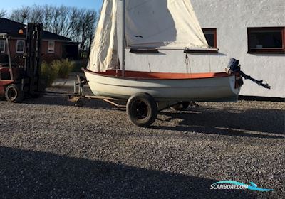 Askeladden Dinghy 1990, with Medfølger Men Defekt engine, Denmark