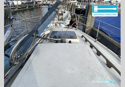 Kajuitzeilboot 600 Dinghy , with Honda engine, The Netherlands