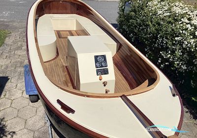 Lynæs Jolle 17 Dinghy 2024, met Buck DV 10 motor, Denemarken