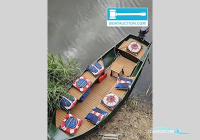 Vlet 350 Dinghy , met Yamaha motor, The Netherlands