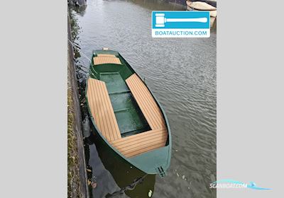 Vlet 350 Dinghy , met Yamaha motor, The Netherlands