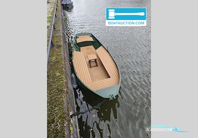 Vlet 350 Dinghy , met Yamaha motor, The Netherlands