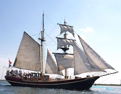 Schoenerbrik 40 pass Ex beroepsschepen 1936, met Deutz<br />AM428 lucht gestart motor, The Netherlands
