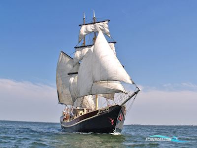 Schoenerbrik 40 pass Ex beroepsschepen 1936, met Deutz<br />AM428 lucht gestart motor, The Netherlands