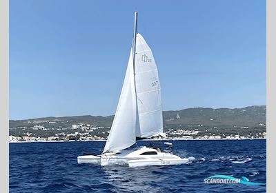 Corsair 36 Flerskrogsbåd 2003, med Honda motor, Frankrig