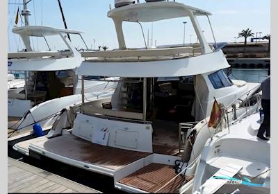 Flash Cat 44 Flerskrogsbåd 2012, med Cummins 380 Avec Zeus motor, Spanien