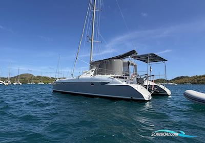 Fountaine Pakot Lavezii 40 Flerskrogsbåd 2005, med Volvo,D1-30 motor, Martinique