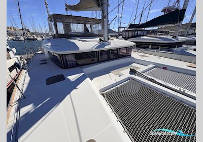 Lagoon 450 F Flerskrogsbåd 2015, med Yanmar motor, Portugal