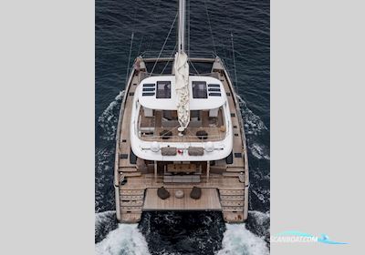 Sunreef Yachts Sunreef 70 Flerskrogsbåd 2021, med John Deer 6068Sfm50 168 kW (225 hp) Each motor, Spanien