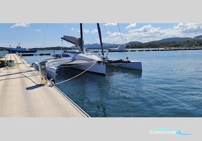 Corsair 970 Carbon XL Flerskrovsbåt 2015, med 2015 Honda Bfd-20 Xrtu Outboard motor, Italien