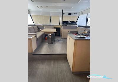 Fountaine Pajot MY 44 Flerskrovsbåt 2017, med Volvo motor, Frankrike