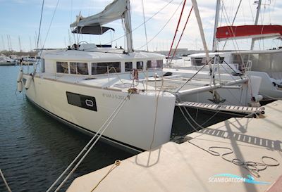 Lagoon 450 F Flerskrovsbåt 2014, med Yanmar motor, Spanien