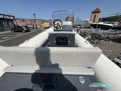 Zodiac Medline 580 Rib Gummibåd / Rib 2022, med Mercury motor, England