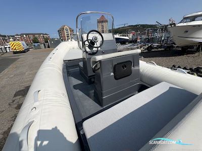 Zodiac Medline 580 Rib Gummibåd / Rib 2022, med Mercury motor, England