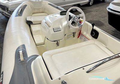 Avon 320 SC DL Gummibåt / Rib 2010, med Weber 850cc Turbo 98 hk 4-Takt motor, Sverige