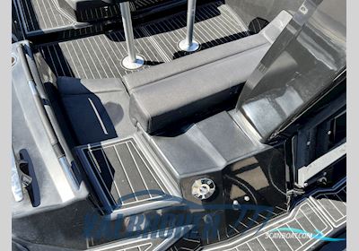 Brig Eagle 10 Gummibåt / Rib 2019, med Evinrude motor, Sverige