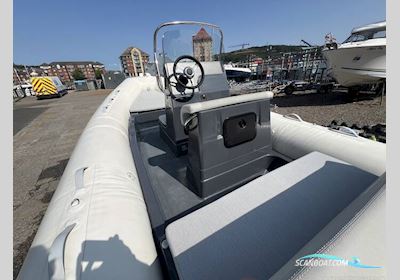 Zodiac Medline 580 Rib Gummibåt / Rib 2022, med Mercury motor, England