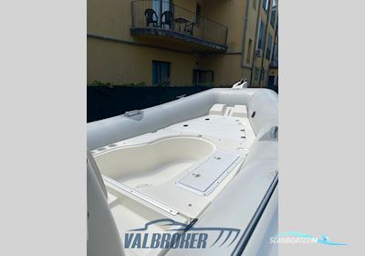 Zodiac Medline I Gummibåt / Rib 2000, med 85 Aetl motor, Italien