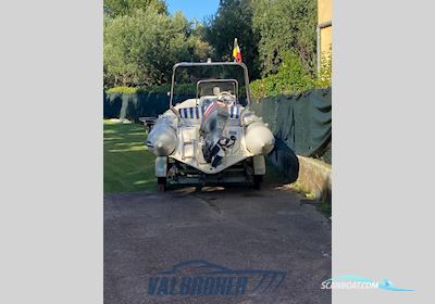 Zodiac Medline I Gummibåt / Rib 2000, med 85 Aetl motor, Italien