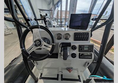 Zodiac Pro 7 Gummibåt / Rib 2021, med Mercury motor, England