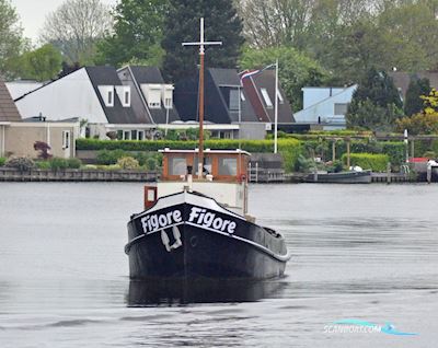 Sleepboot Figore met CBB  Hausboot / Flussboot 1939, mit Industrie<br />3VD6 lucht gestart motor, Niederlande
