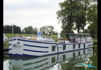 Spits Varend Woonschip Met Rijn Certificaat Hausboot / Flussboot 1929, mit GM Detroit<br />671 motor, Niederlande