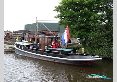 Amsterdammer Sleepboot 15.16 Huizen aan water 1924, met Kromhout<br />6TS117 motor, The Netherlands