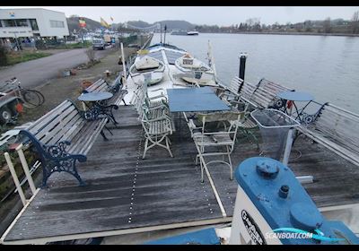 Barge Steilsteven Huizen aan water 1932, met Gardner motor, The Netherlands