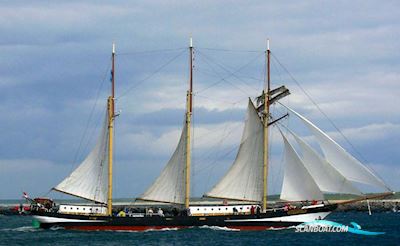 Drie Mast Topzeil Schoener Swaensborgh Huizen aan water 1907, met Deutz<br />Sbf12M716 motor, The Netherlands