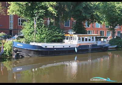 Dutch Barge Katwijker Huizen aan water 1915, met Volvo motor, The Netherlands