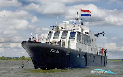 Ex-Patrouille / Woon Vaartuig 23,30 Mtr Huizen aan water 1986, The Netherlands